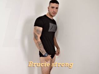 Brucie_strong