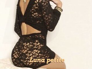 Luna_petite