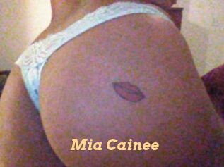 Mia_Cainee